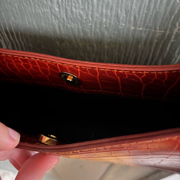 Rich Brown Croc Embossed Shoulder Bag - Picture 5 of 12